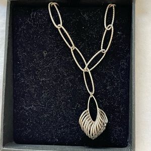 Frederic Duclos ladies exquisite necklace